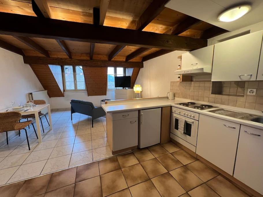 Charmant Appartement En Duplex A Porrentruy Exterior foto